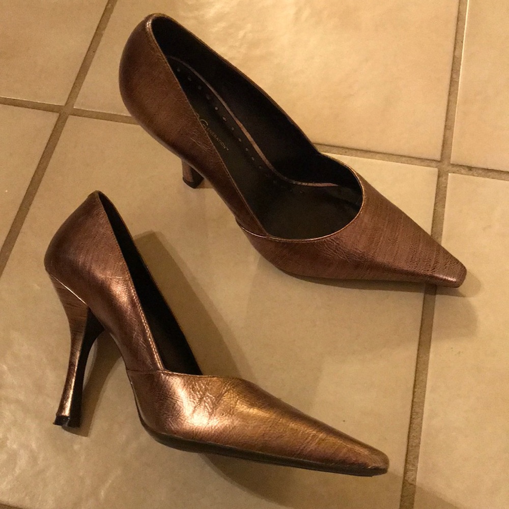 BCBGeneration bronze metallic heels